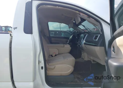 2017 Nissan Titan Xd Sv z USA, uszkodzony, nr VIN 1N6BA1RP8HN534063